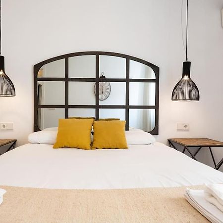 Super Central Malaga Flat With Terrace And Free Parking Kültér fotó