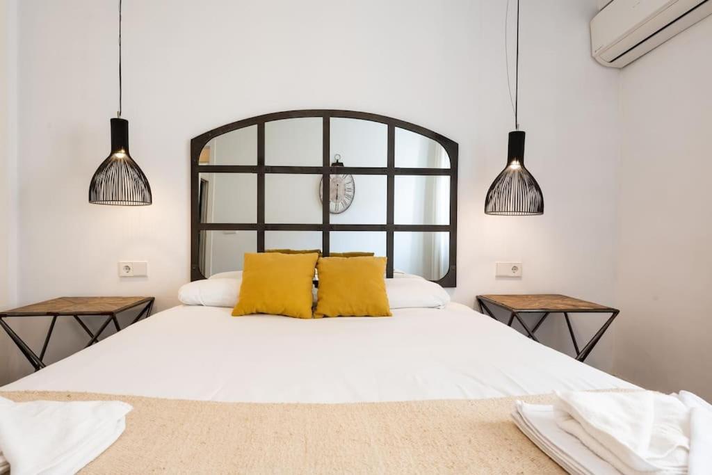 Super Central Malaga Flat With Terrace And Free Parking Kültér fotó