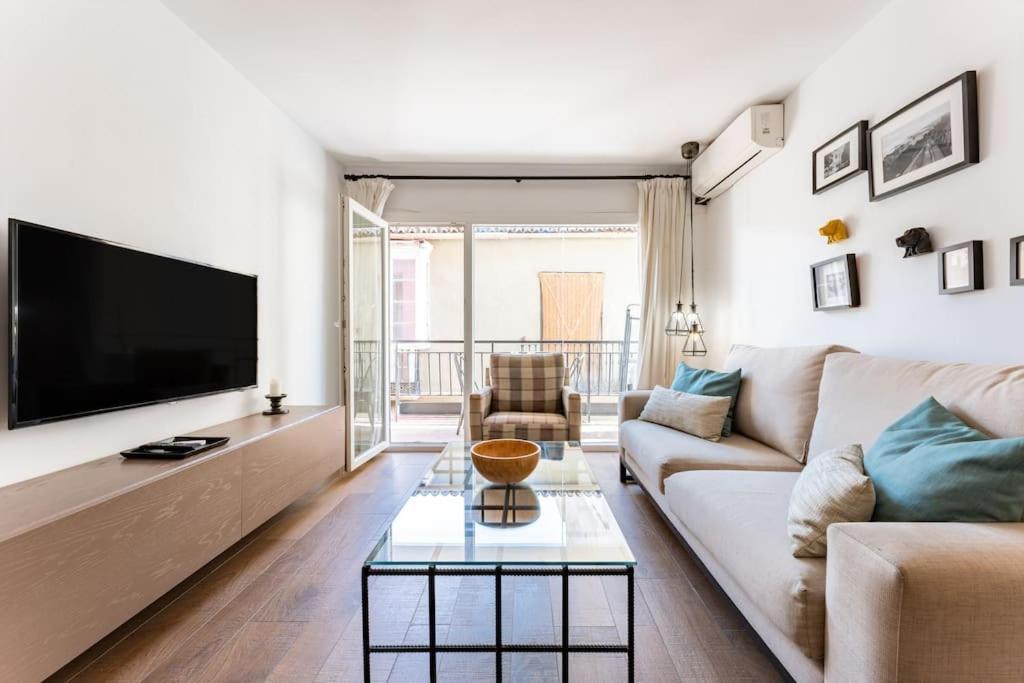 Super Central Malaga Flat With Terrace And Free Parking Kültér fotó