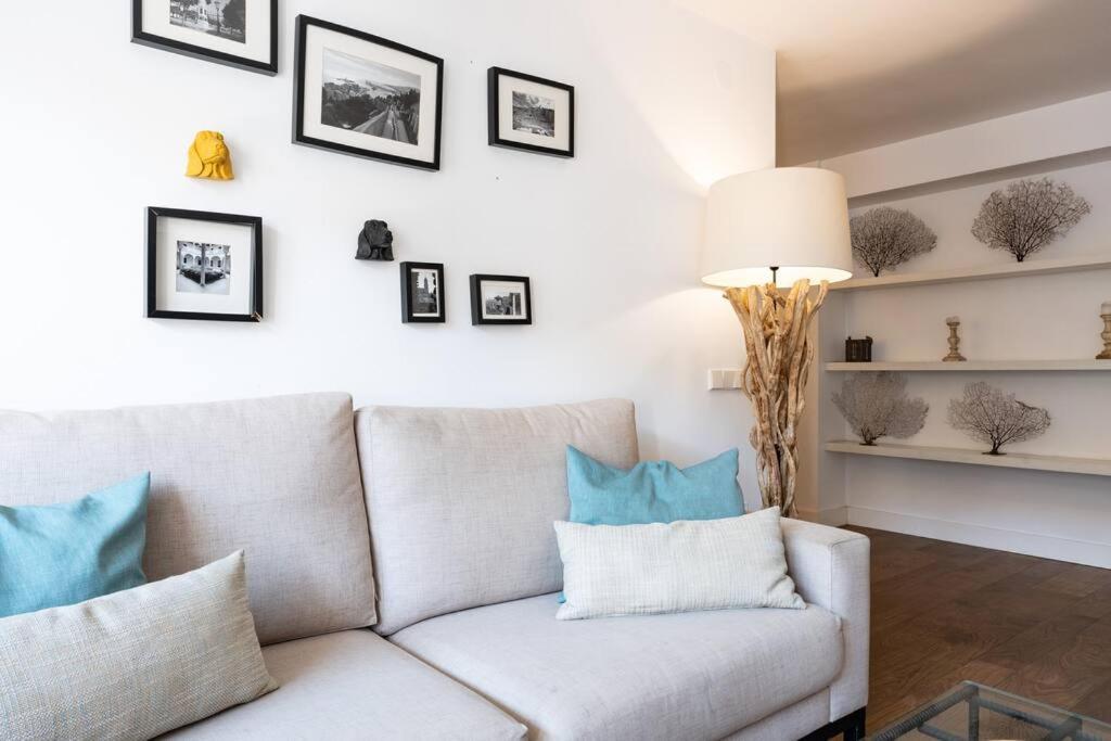 Super Central Malaga Flat With Terrace And Free Parking Kültér fotó