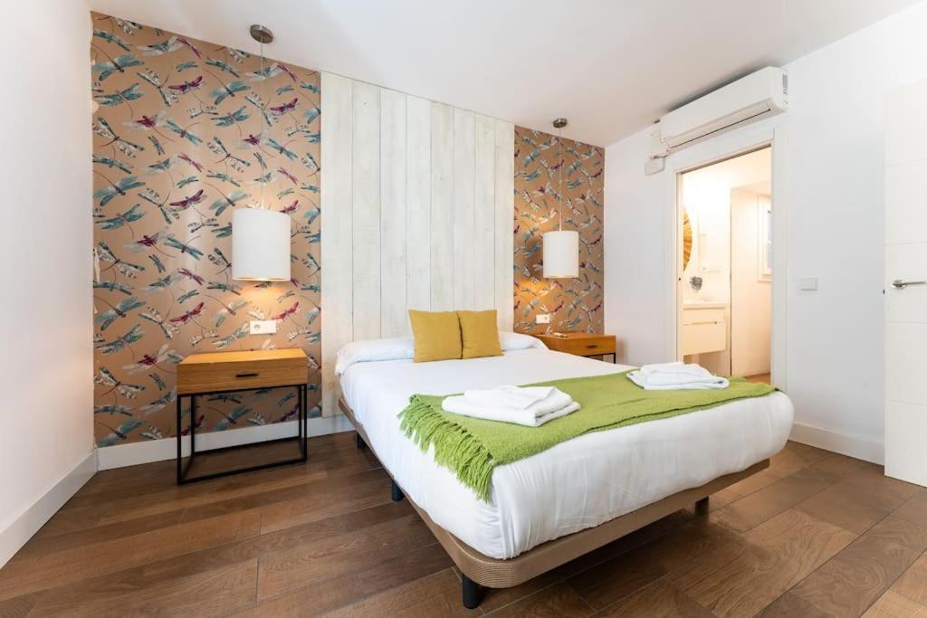 Super Central Malaga Flat With Terrace And Free Parking Kültér fotó