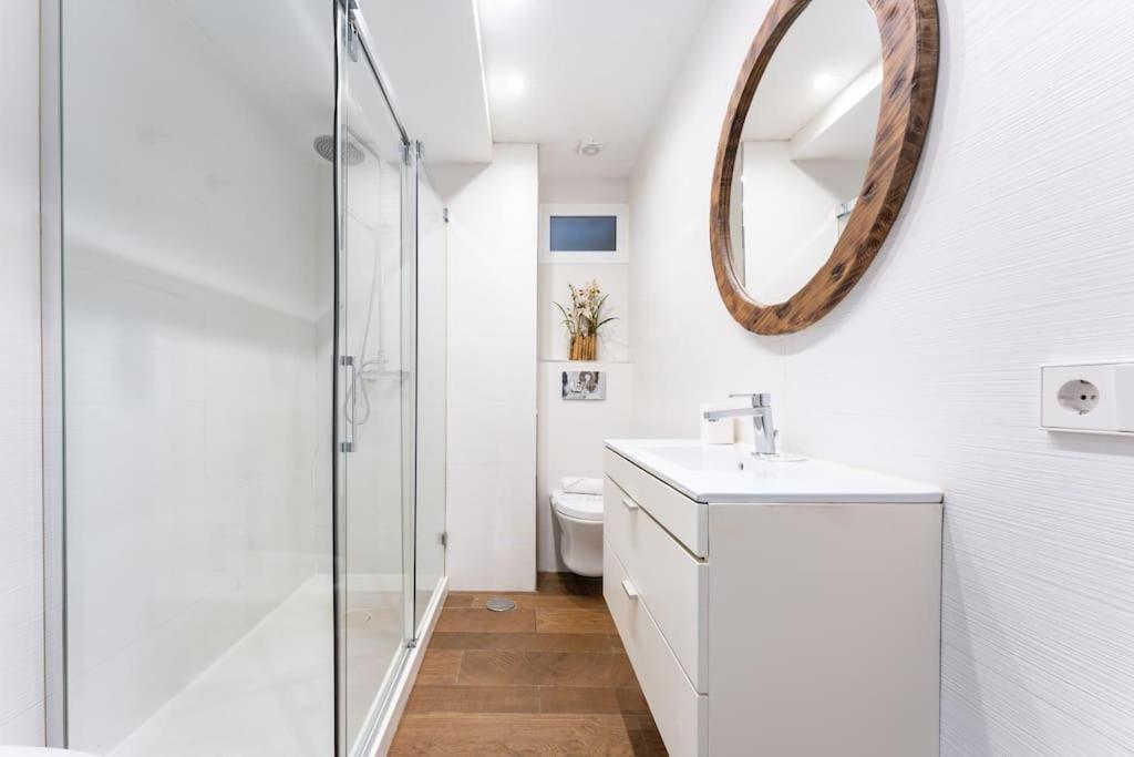 Super Central Malaga Flat With Terrace And Free Parking Kültér fotó
