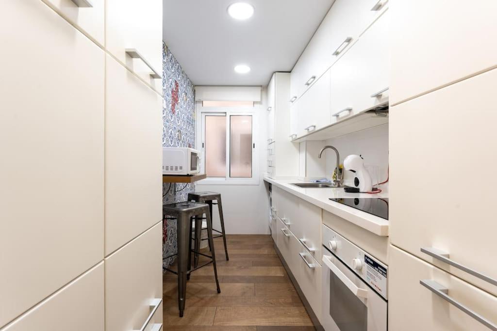 Super Central Malaga Flat With Terrace And Free Parking Kültér fotó