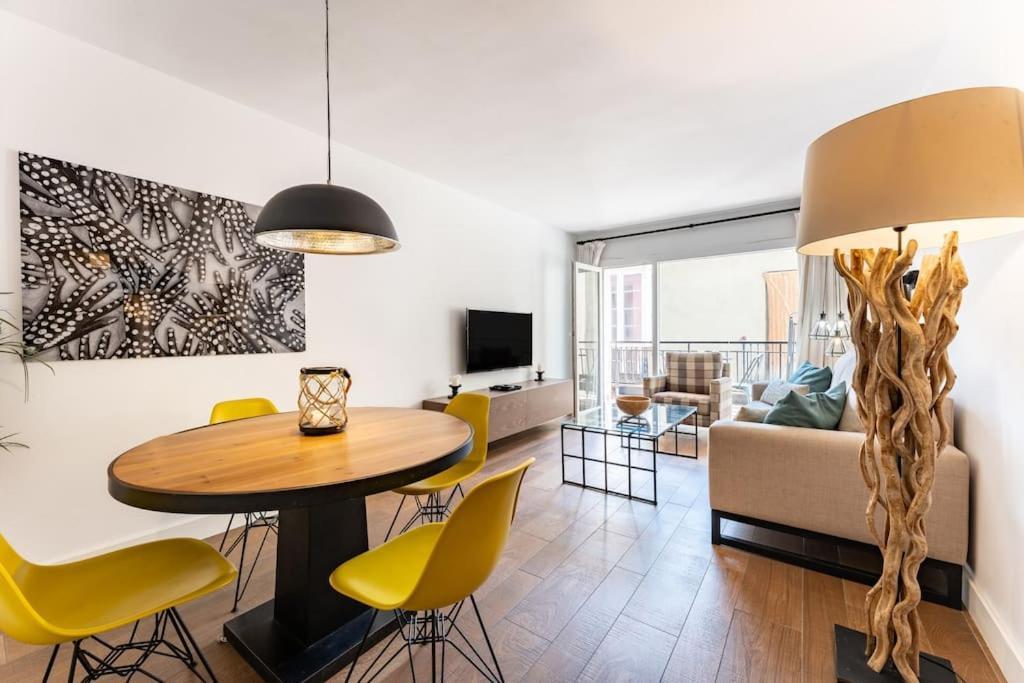 Super Central Malaga Flat With Terrace And Free Parking Kültér fotó